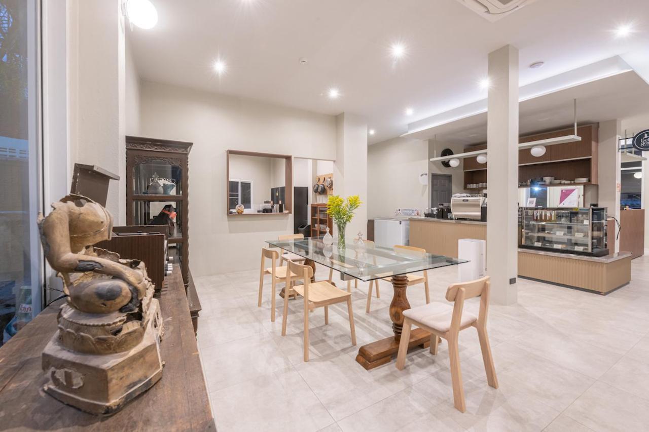 Alt Pingriver Coworking & Coliving Space チエンマイ エクステリア 写真