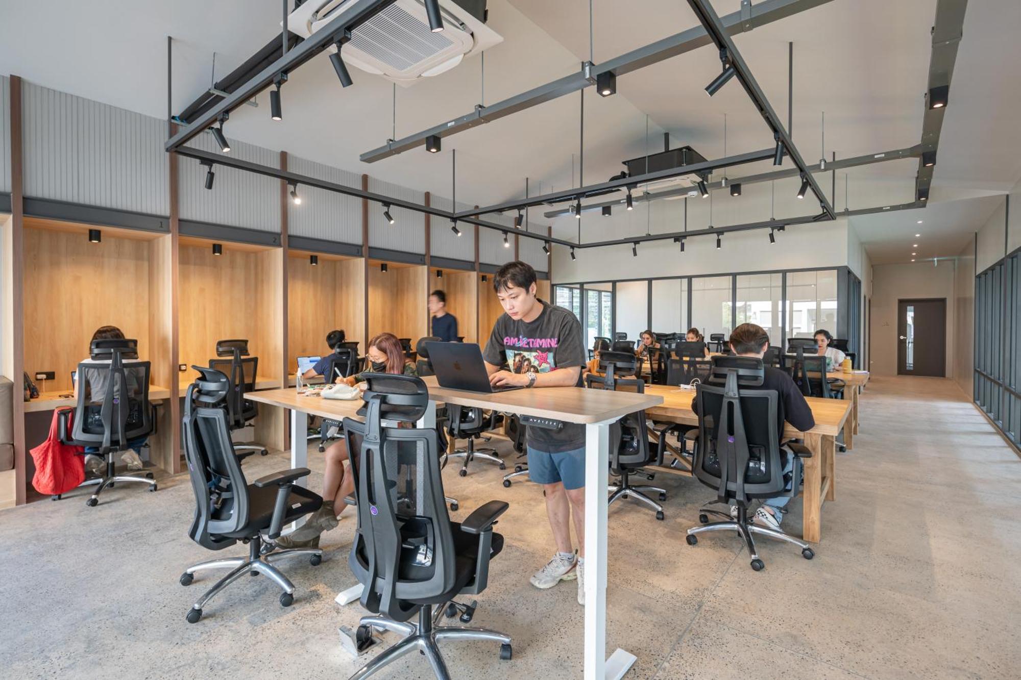 Alt Pingriver Coworking & Coliving Space チエンマイ エクステリア 写真